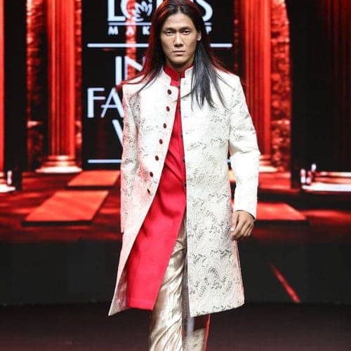 IMG 5518 Ravi Bajaj 60/70s throwback makes it big at phygital India Fashion Week