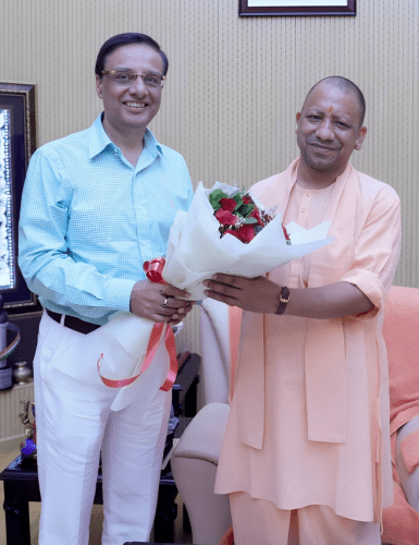 Prasoon Mukherjee, Chairman of Universal Success Enterprises with Shri Yogi Adityanath, Honorable Chief Minister of Uttar Pradesh, expressed his interest in setting up a Grade A Multi-modal Logistics Park at the upcoming Jewar International Airport