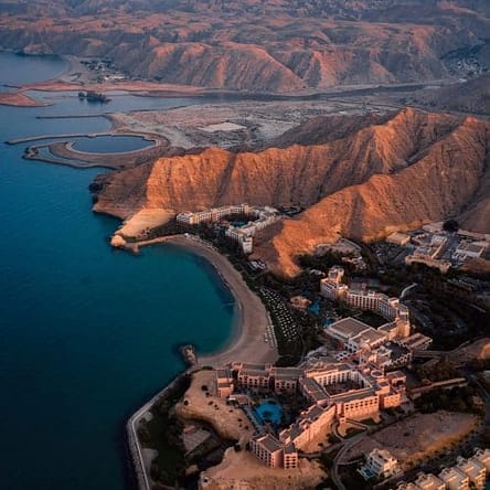 A-birds-eye-view-of-Shangri-La-Muscat-properties