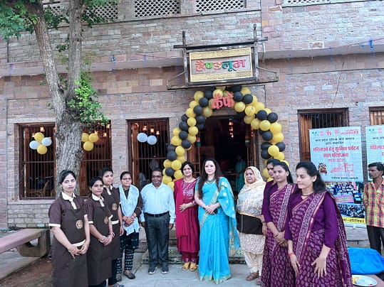 Madhya Pradesh launches state's 1st Women-Run 'Handloom Cafe' in Pranpur