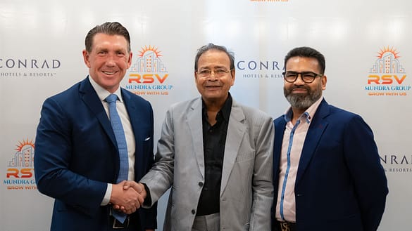 From Left to Right – Alan Watts, President, Asia Pacific, Hilton, Rajendra Mundra, Managing Director, SunnyRaj Properties Pvt Ltd., Sunny Mundra, Director, SunnyRaj Properties Pvt Ltd.