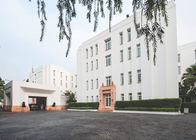 facade the imperial new delhi Live like a Royal: 6 famous Luxury Heritage Hotels in India