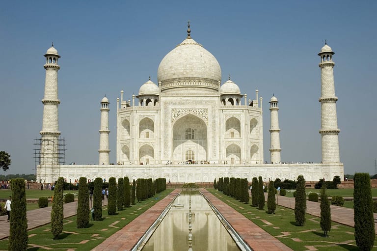 Taj Mahal showcases beautiful Marble Inlay Art (Image Source: Flickr)