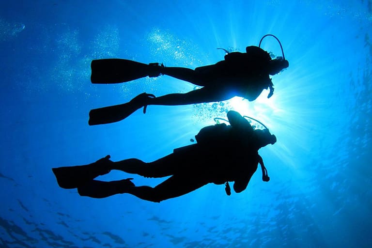 Best Island Activities in Bahrain to Enjoy!-Pearl diving 