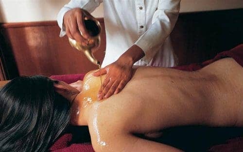 Oil Massage - Ananda in the HimalayasAnanda in the Himalayas