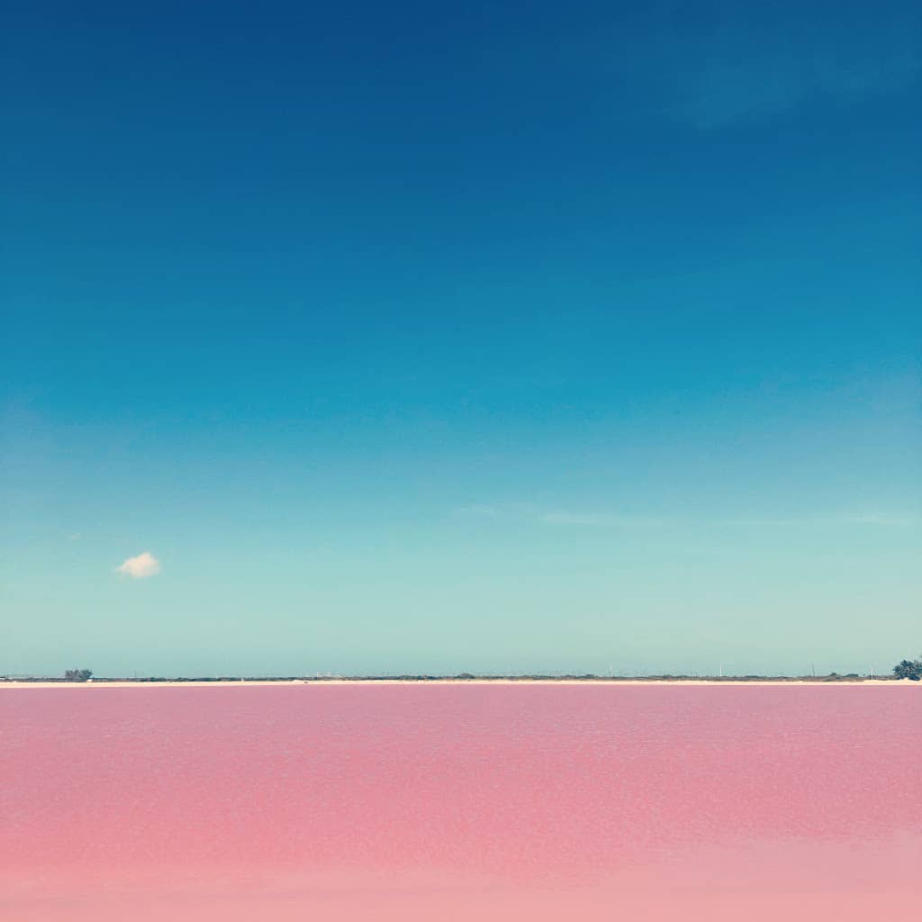 The name LUUM, “earth” in Mayan, is a homage to the first ring cast: Las Coloradas, Yucatan, Mexico