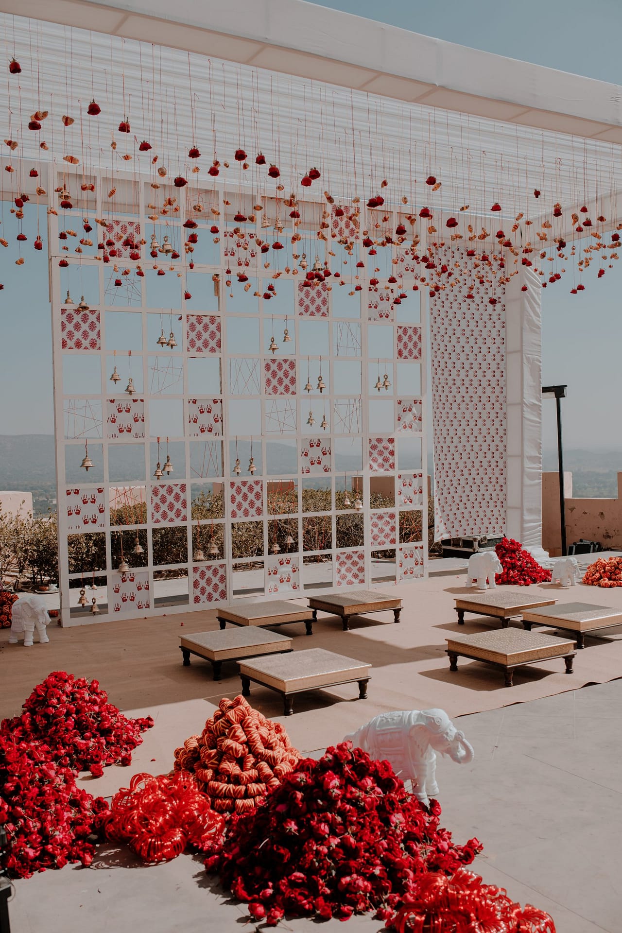 Floral arches, hanging installations, and statement centrepieces will add a touch of grandeur, Wedding Inspirations for 2025

Image courtesy: Designer Events Inc.