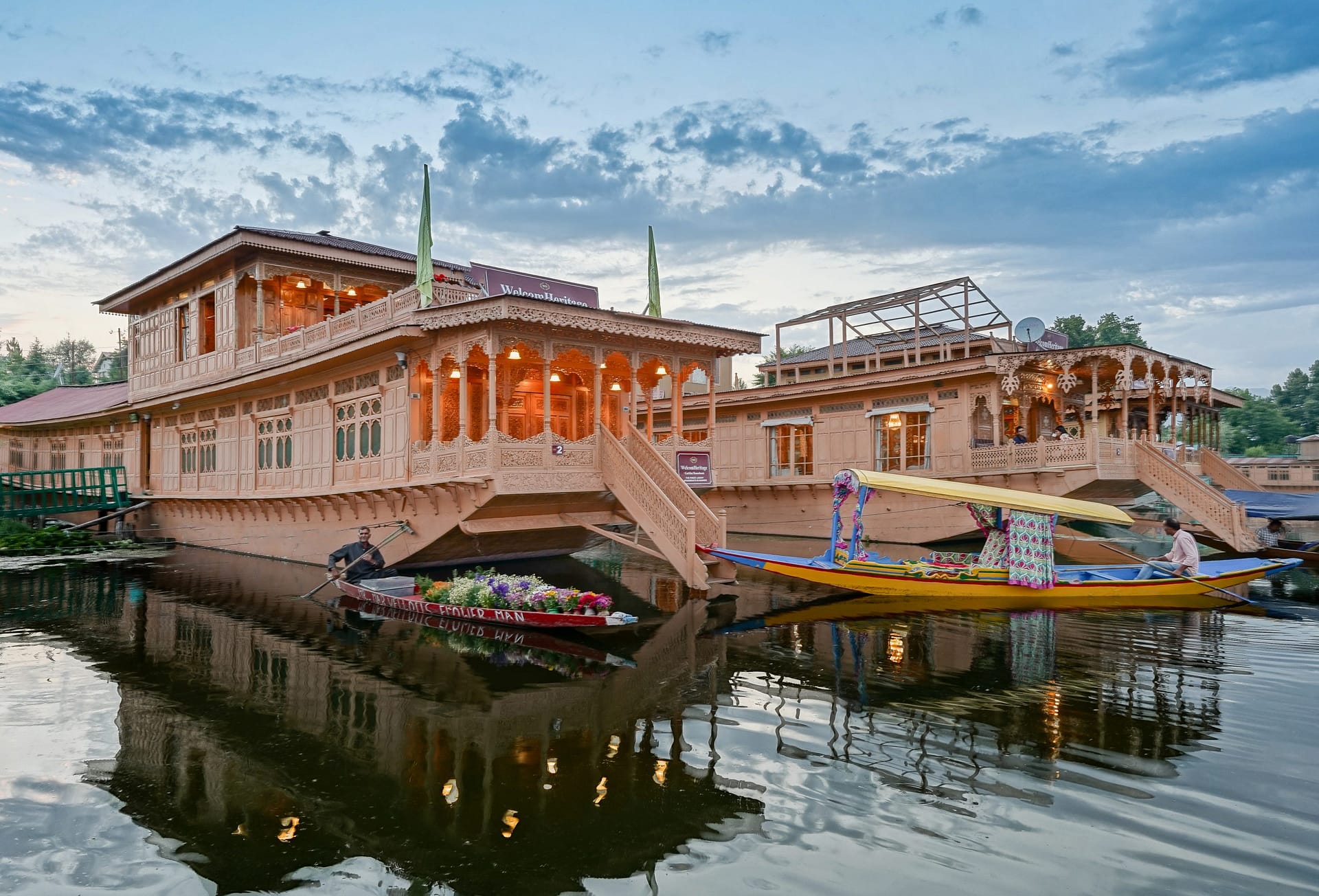 WH Gurkha HouseBoats, Srinagar: WelcomHeritage Hotels